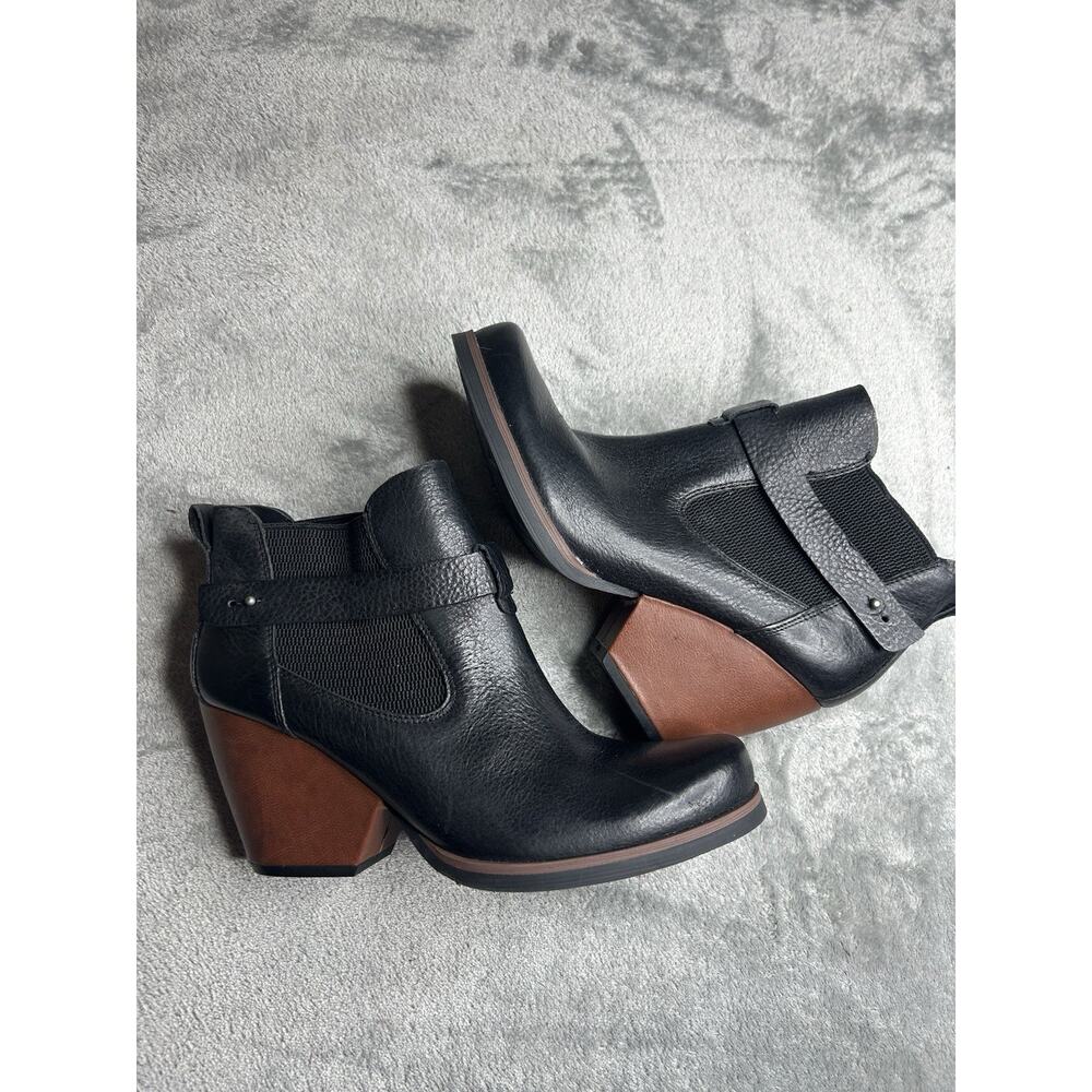 Korks Bootie Ankle Boot Black Leather Slip On Women's Size 9 M Casual Neutral